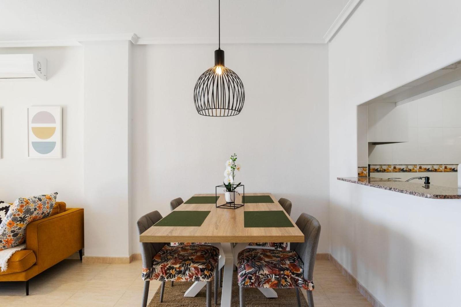 Nice Modern 2 Bed Apartment In Torrievieja 또레비에하 외부 사진