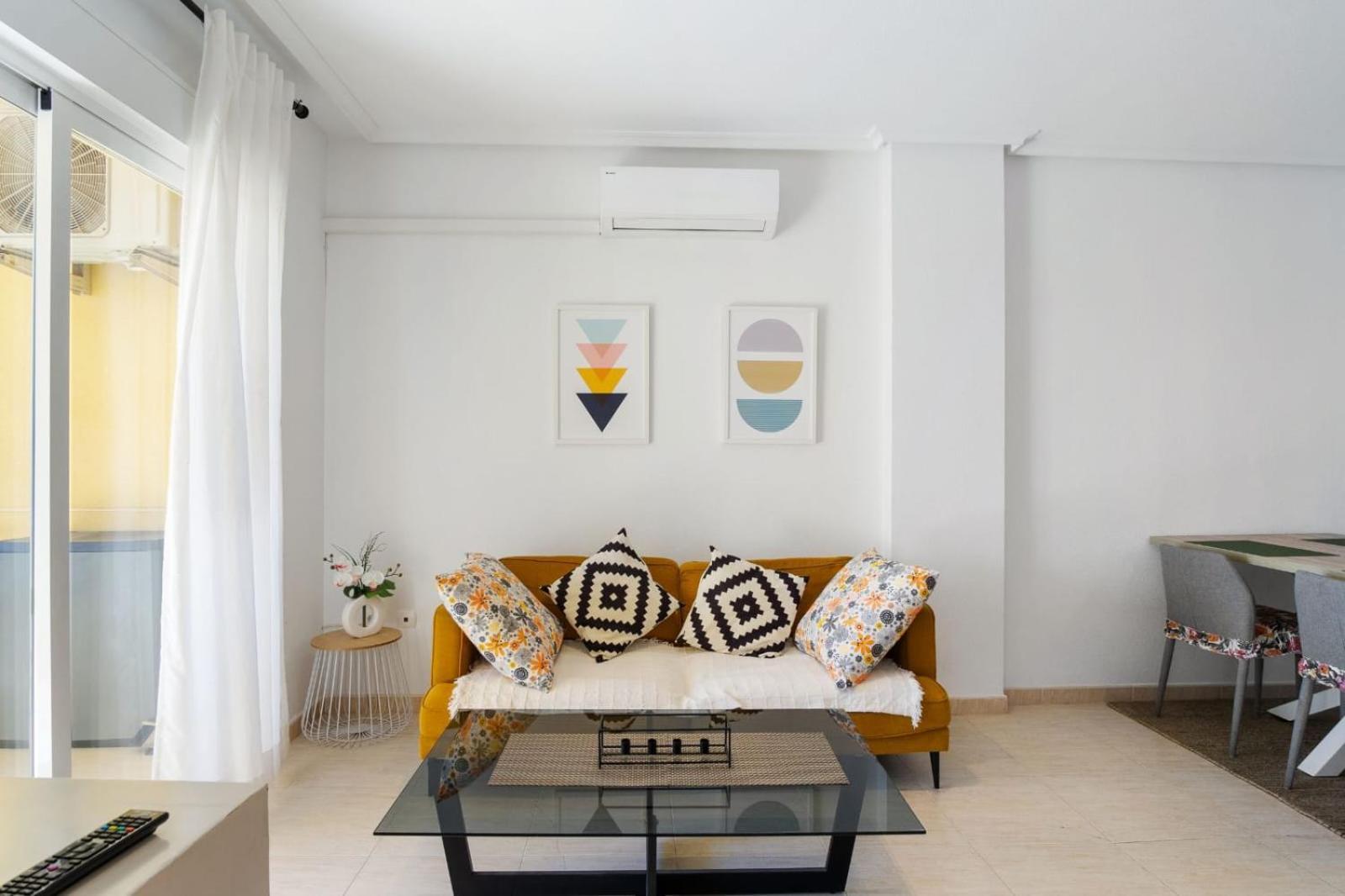 Nice Modern 2 Bed Apartment In Torrievieja 또레비에하 외부 사진