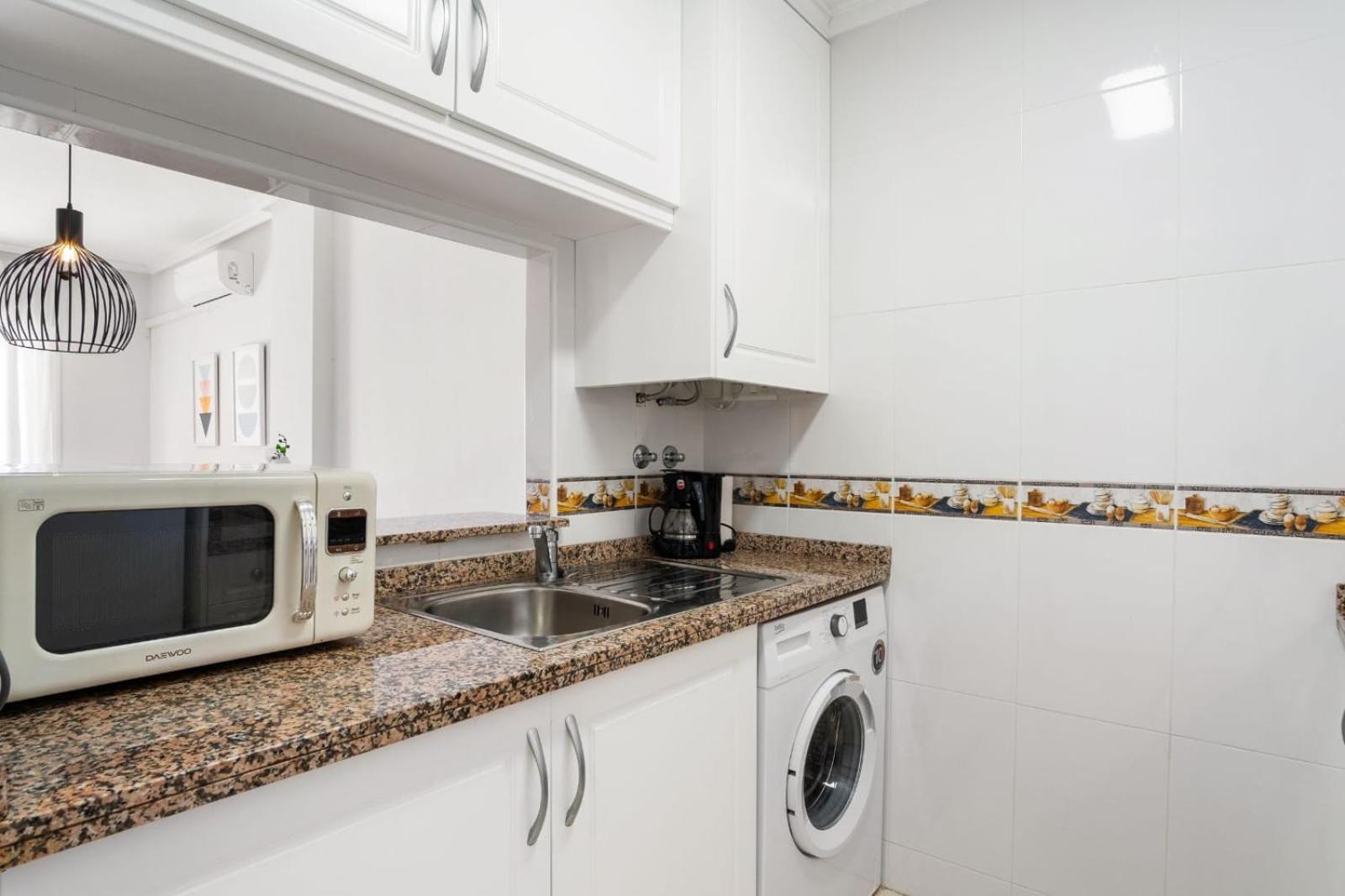 Nice Modern 2 Bed Apartment In Torrievieja 또레비에하 외부 사진