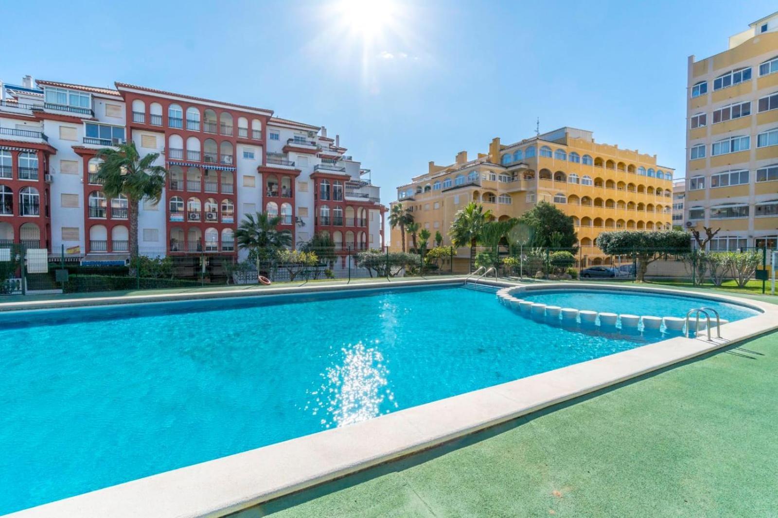 Nice Modern 2 Bed Apartment In Torrievieja 또레비에하 외부 사진