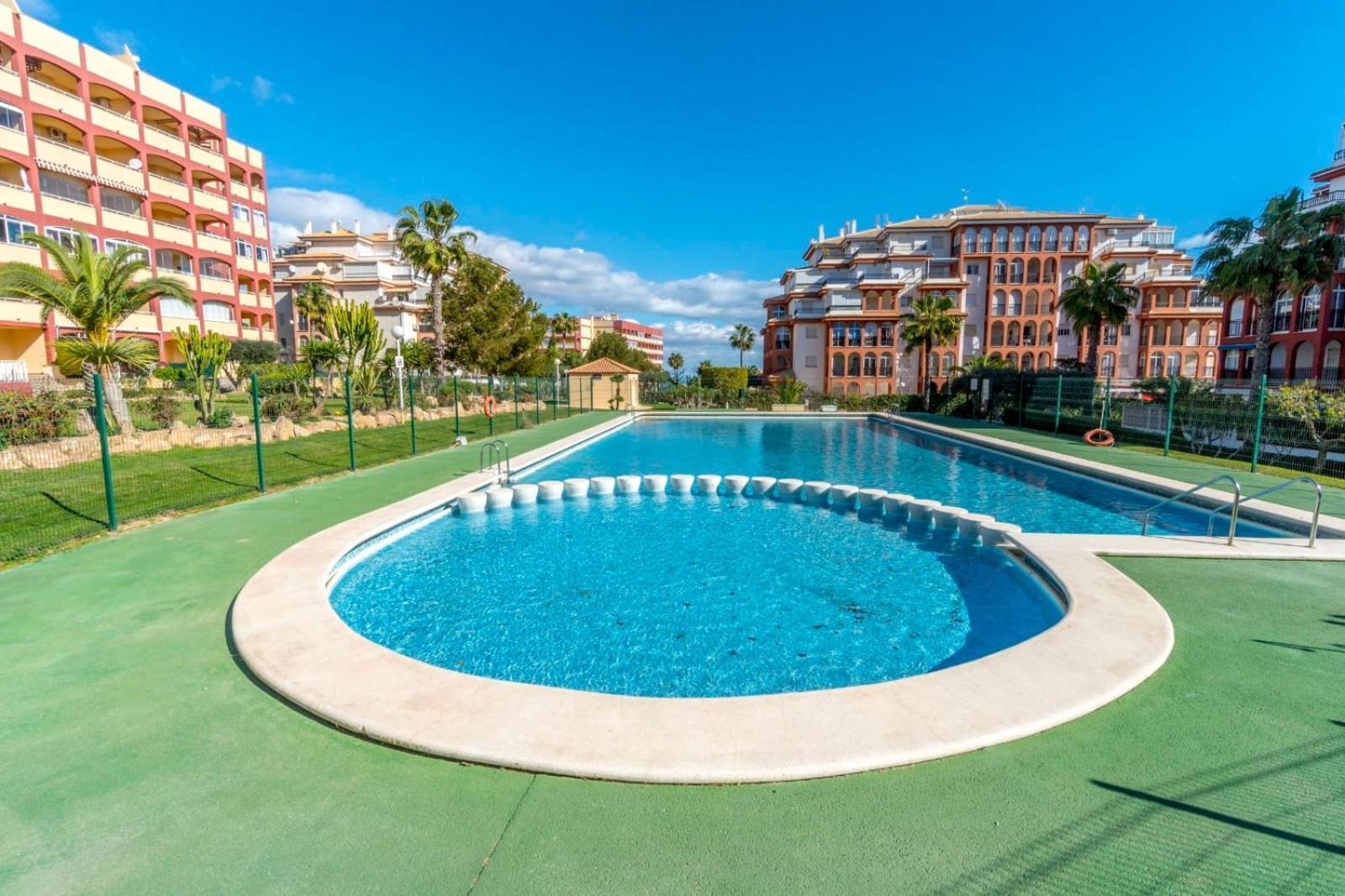 Nice Modern 2 Bed Apartment In Torrievieja 또레비에하 외부 사진