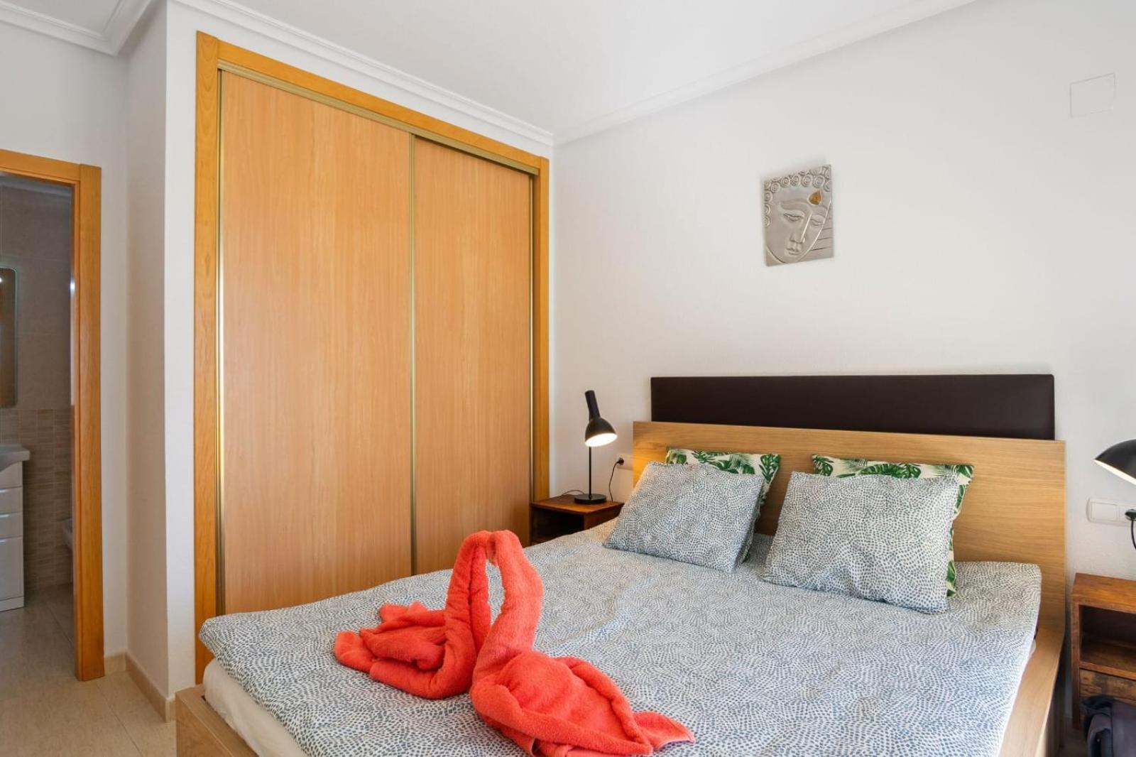 Nice Modern 2 Bed Apartment In Torrievieja 또레비에하 외부 사진